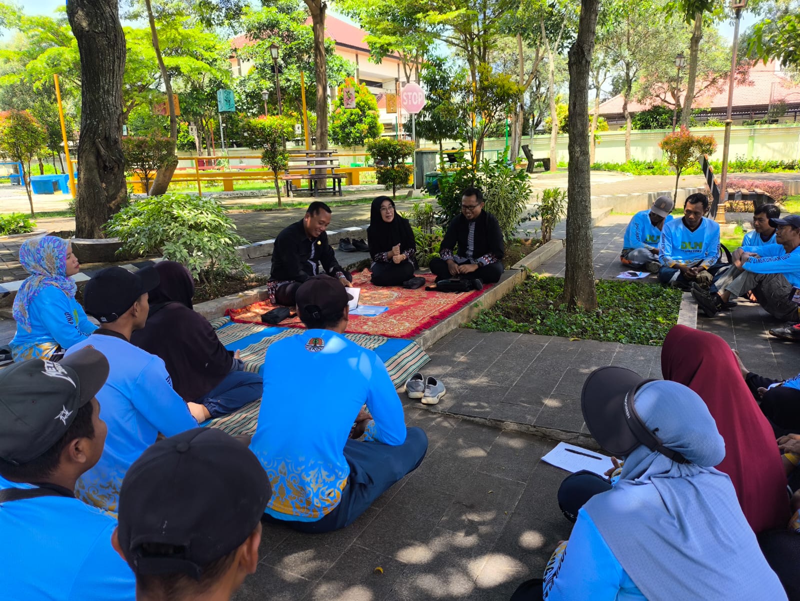 Tingkatkan Kualitas Ruang Publik, Kepala DLH Bojonegoro Tekankan Kedisiplinan Tim Lapangan