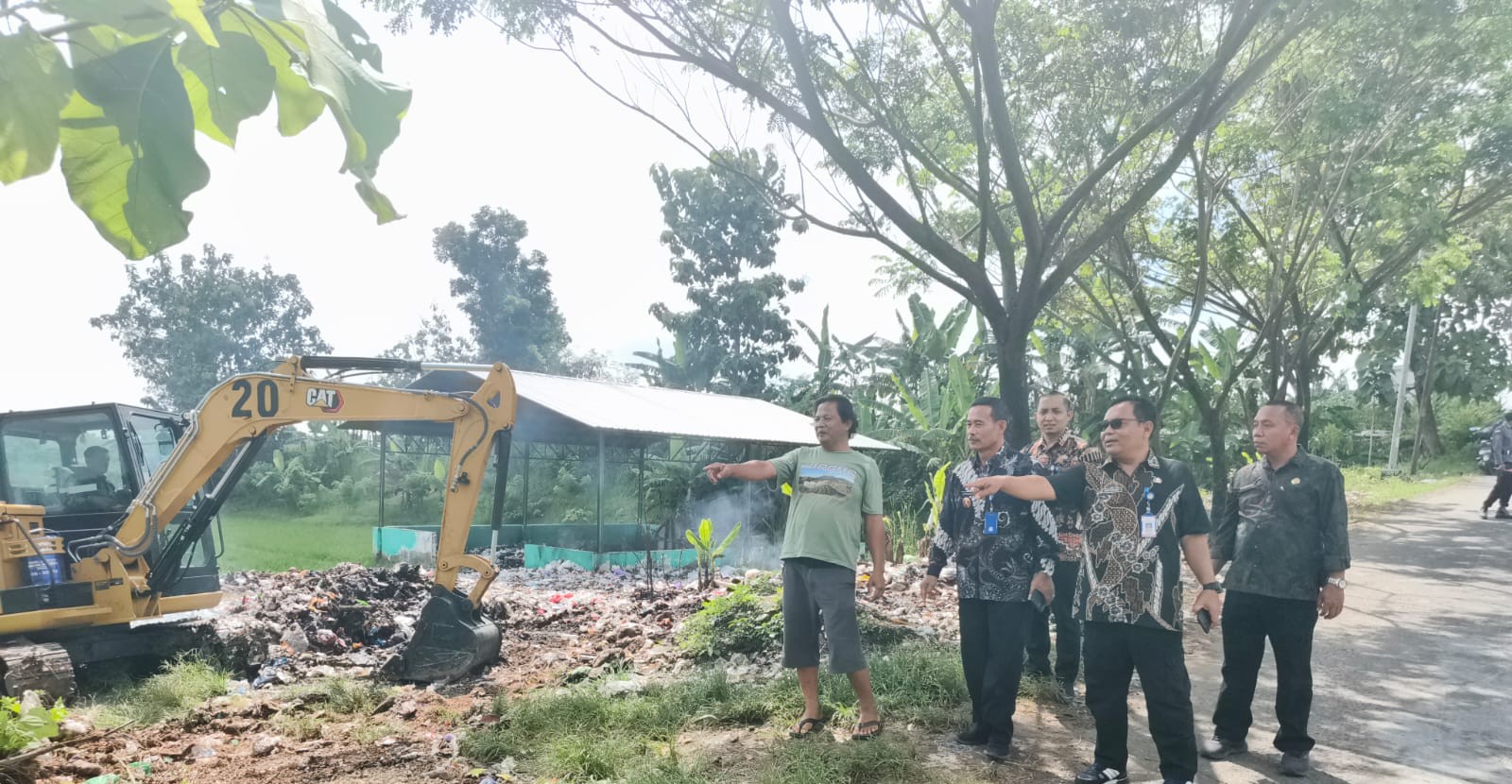 Sinergi Lintas Sektor, Bersihkan TPS Liar di Desa Siwalan Sugihwaras